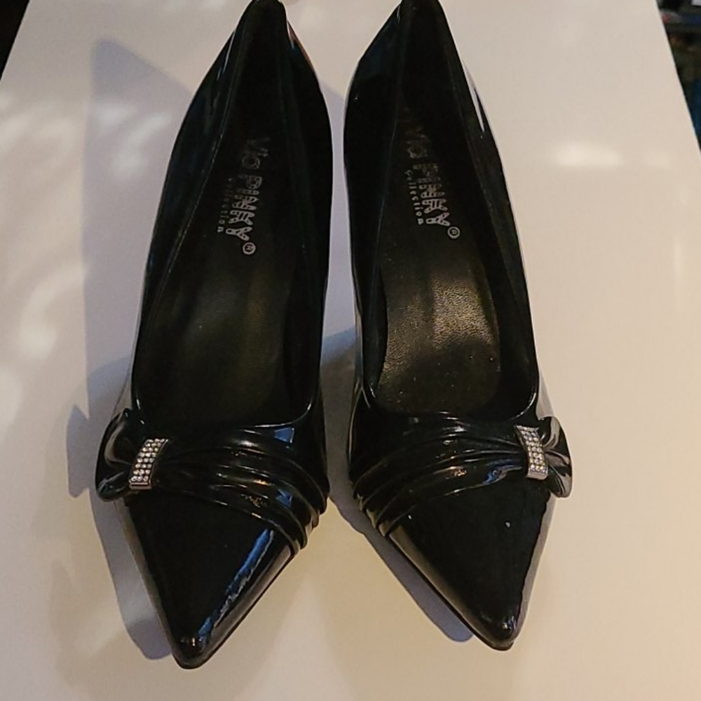 via pinky      [f-24]